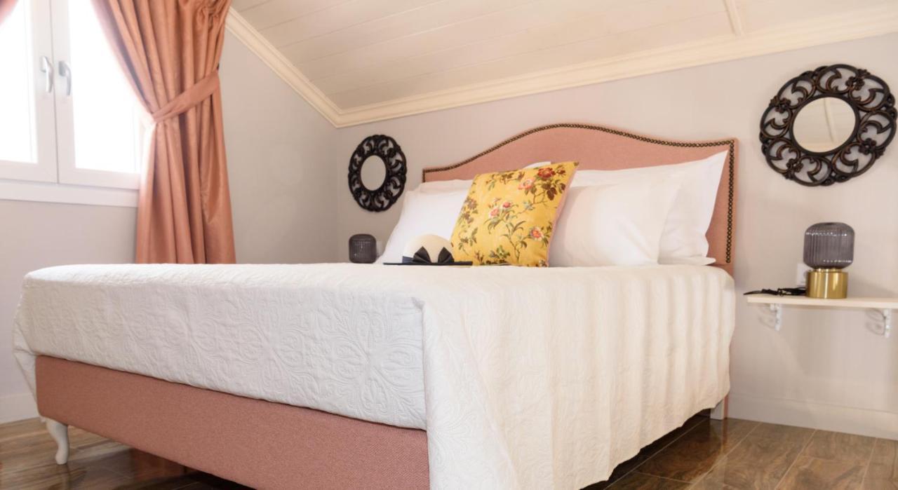 Nafsika Suites (Adults Only) Неа-Муданія Екстер'єр фото